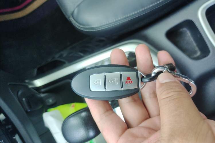 Used Nissan Terra 2020 2.5L XL Upper 4WD Automatic Four-Wheel Drive Luxury Edition Vehicle Key