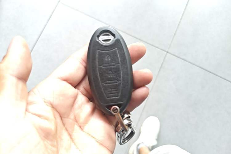Used Nissan Terra 2020 2.5L XE Manual Two-Wheel-Drive Elite Edition Vehicle Key