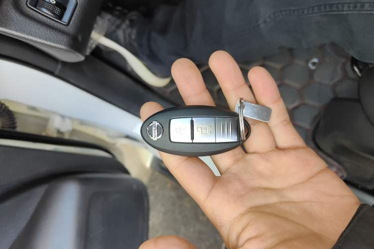 Used Nissan Terra 2020 2.5L XL Upper Automatic Two-Wheel Drive Luxury Edition Vehicle Key