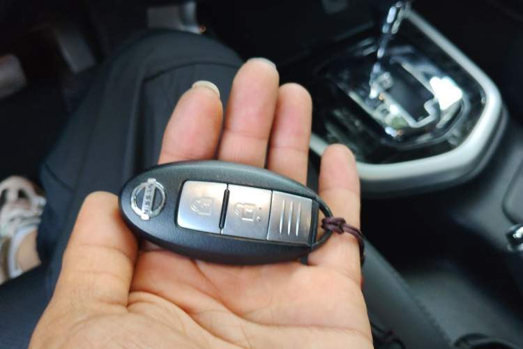 Used Nissan Terra 2020 2.5L XV 4WD Automatic Four-Wheel Drive Flagship Edition Vehicle Key
