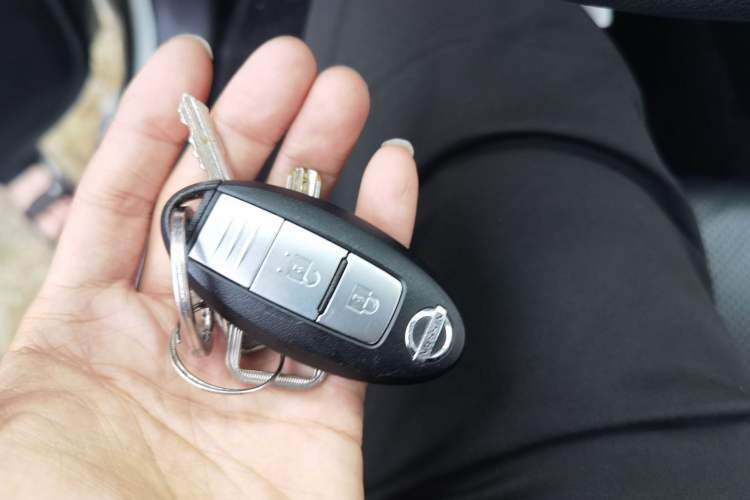 Used Nissan Terra 2020 2.5L XL Upper Automatic Two-Wheel Drive Luxury Edition Vehicle Key