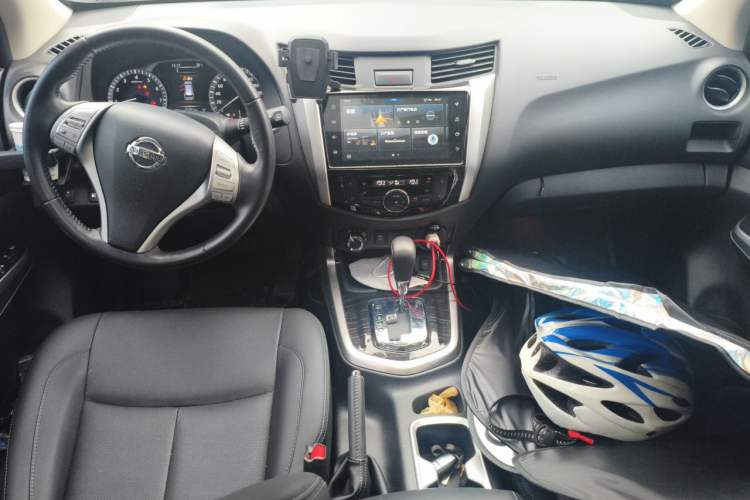 Used Nissan Terra 2020 2.5L XV 4WD Automatic Four-Wheel Drive Flagship Edition Center Console