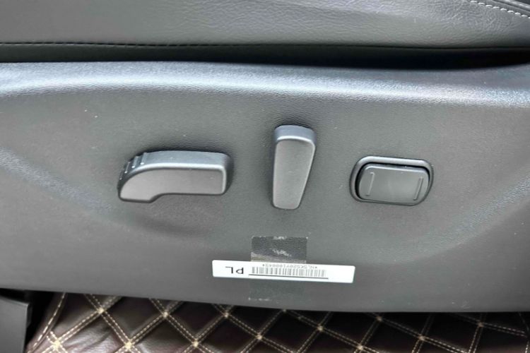 Used Nissan Terra 2020 2.5L XV 4WD Automatic Four-Wheel Drive Flagship Edition Interior 5