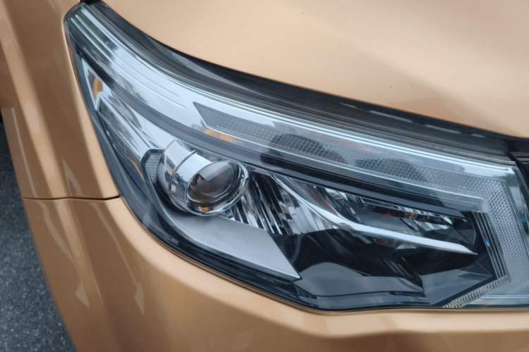 Used Nissan Terra 2020 2.5L XV 4WD Automatic Four-Wheel Drive Flagship Edition Right Front Headlight