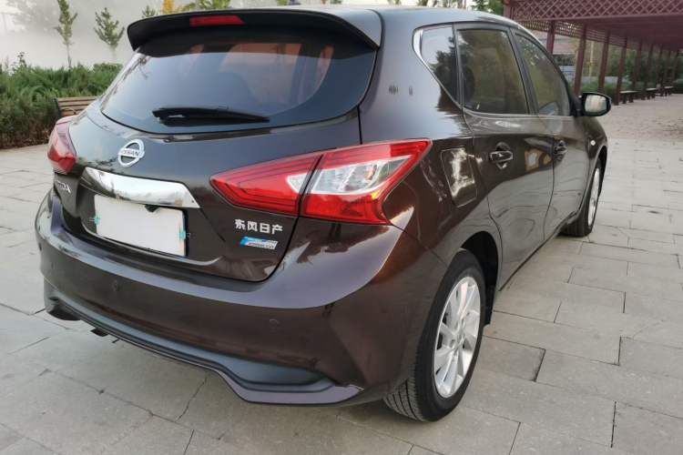 Used Nissan Tiida 2016 1.6L CVT Cool Dynamic Edition Exterior 4