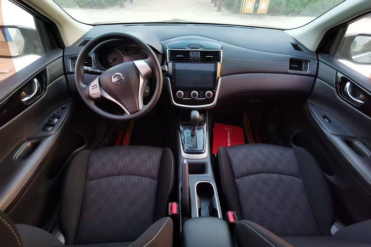 Used Nissan Tiida 2016 1.6L CVT Cool Dynamic Edition Interior 1