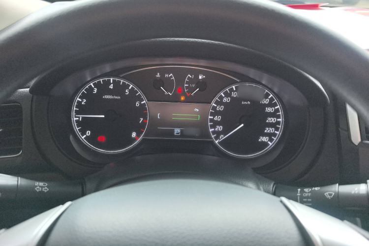 Used Nissan Tiida 2016 1.6L CVT Cool Dynamic Edition Interior 2