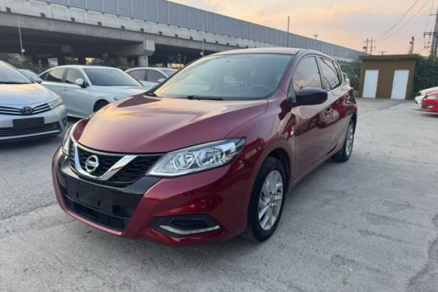 Ojetý Nissan Tiida 2021 1.6L CVT Smart Drive Edition