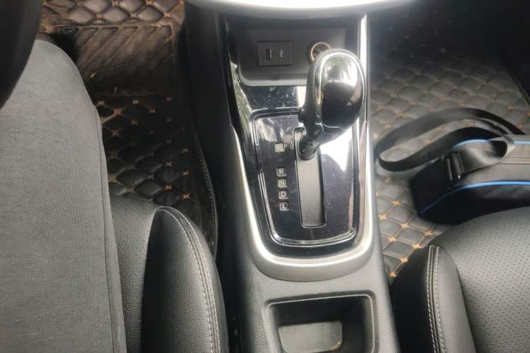 Used Nissan Tiida 2021 1.6L CVT Smart Drive Edition Gear Lever