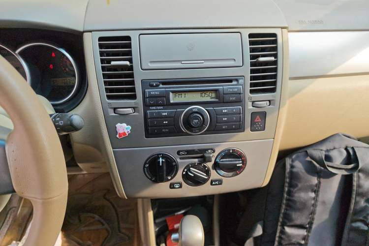 Used Nissan Tiida 2005 1.6GE AT Audio And AC Panel