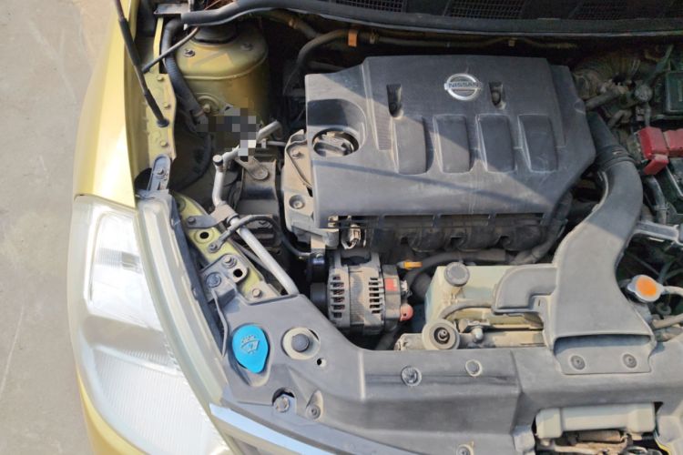 Used Nissan Tiida 2005 1.6GE AT Engine Bay Right