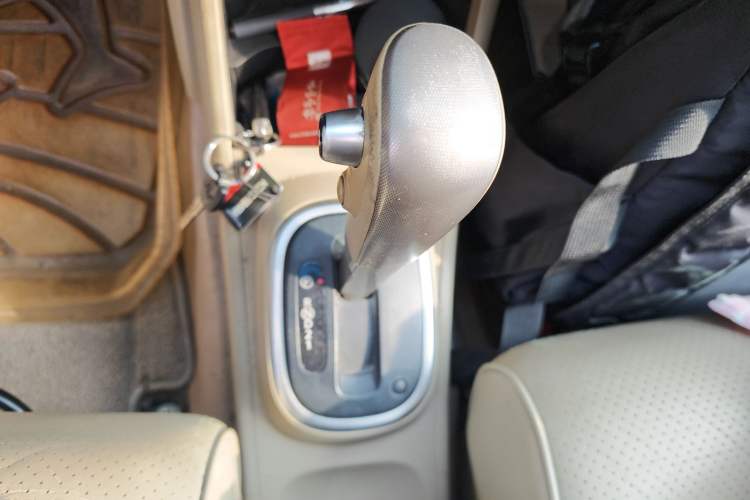 Used Nissan Tiida 2005 1.6GE AT Gear Lever