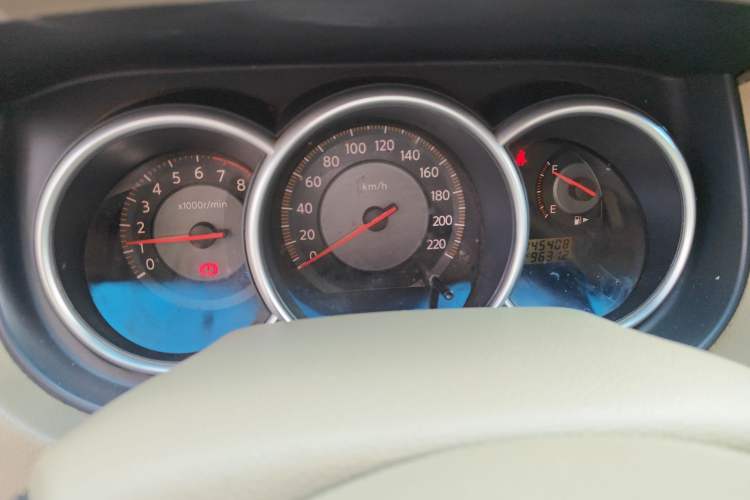 Used Nissan Tiida 2005 1.6GE AT Instrument Cluster