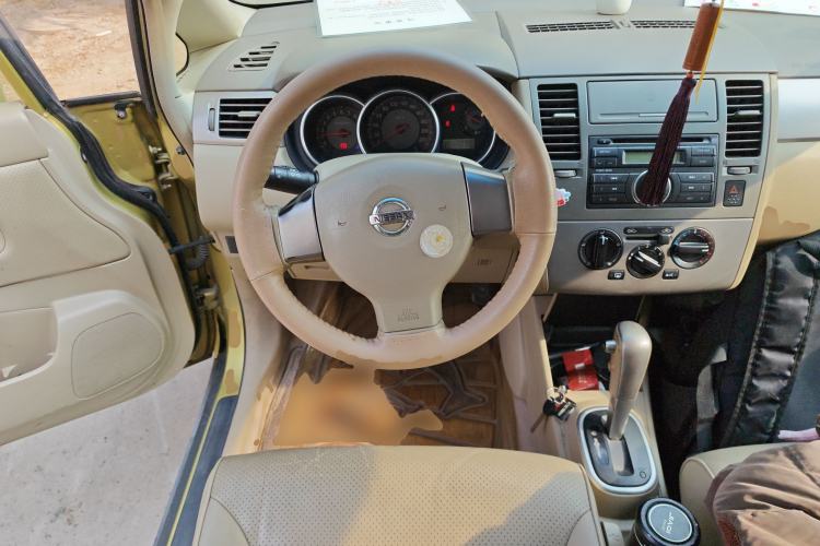 Used Nissan Tiida 2005 1.6GE AT Steering Wheel