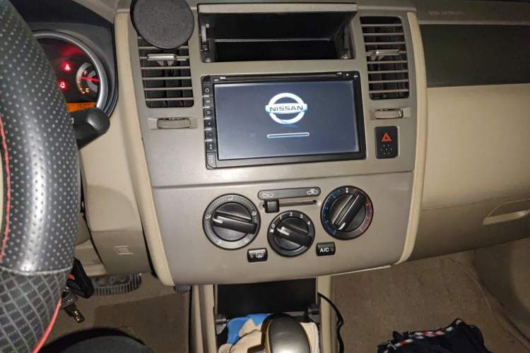 Used Nissan Tiida 2005 1.6G AT Audio And AC Panel