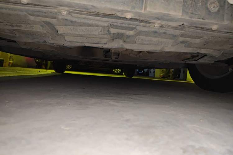 Used Nissan Tiida 2005 1.6G AT Chassis Front