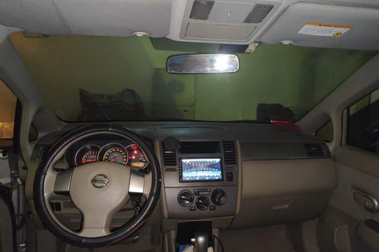 Used Nissan Tiida 2005 1.6G AT Headliner