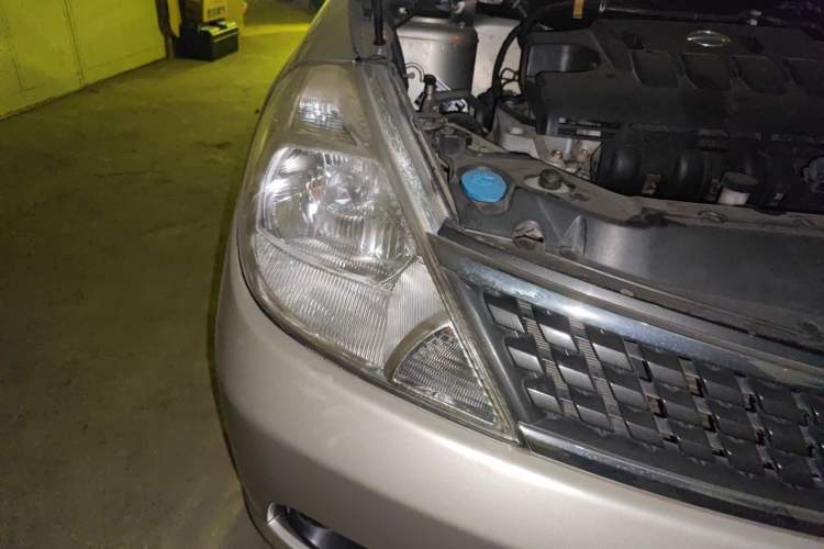 Used Nissan Tiida 2005 1.6G AT Right Front Headlight