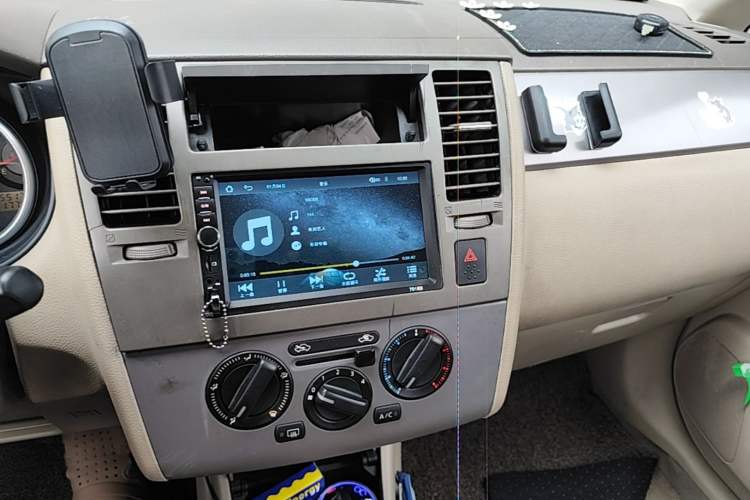 Used Nissan Tiida 2005 1.6GE AT Audio And AC Panel