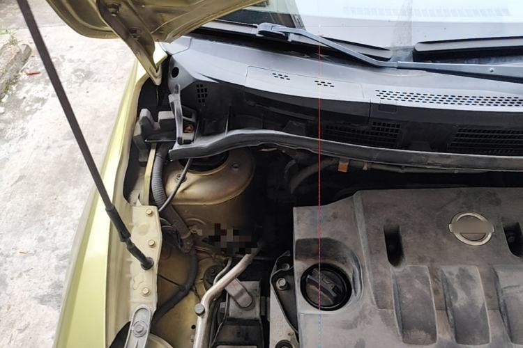 Used Nissan Tiida 2005 1.6GE AT Engine Bay Right