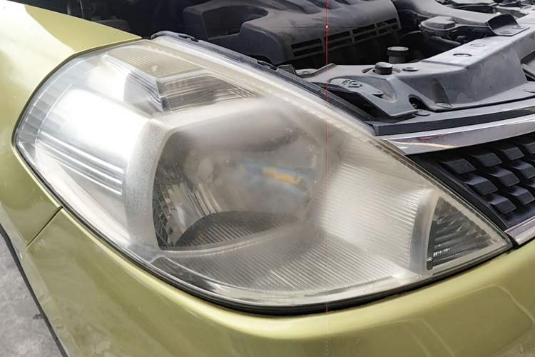 Used Nissan Tiida 2005 1.6GE AT Right Front Headlight