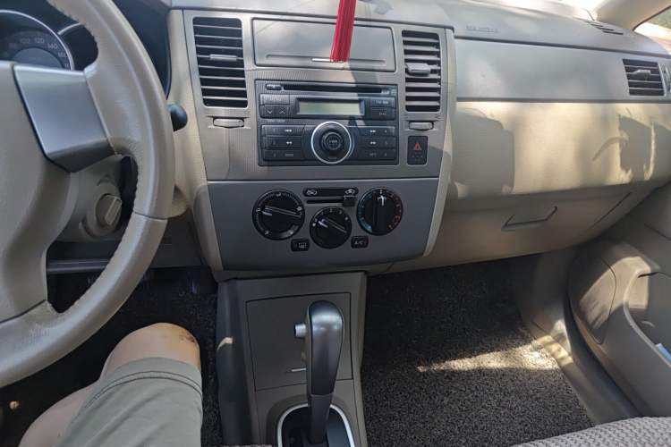 Used Nissan Tiida 2006 1.6 GE AT Audio And AC Panel