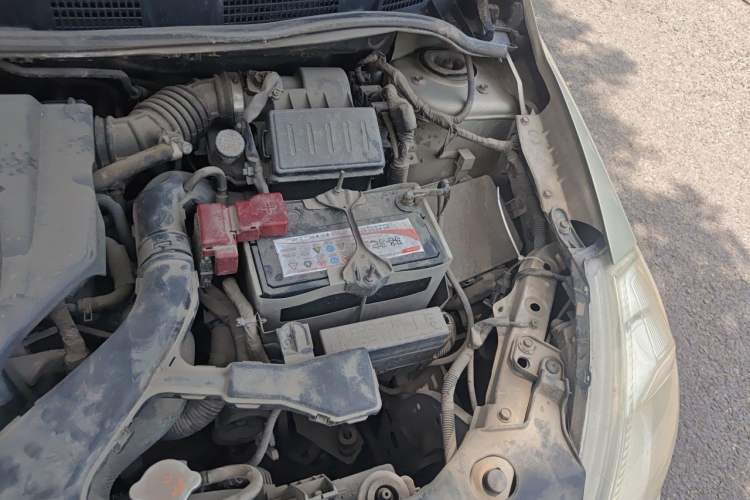 Used Nissan Tiida 2006 1.6 GE AT Engine Bay Left