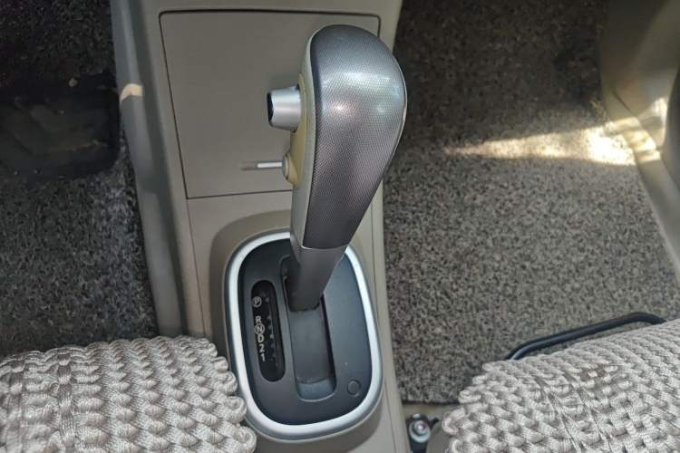 Used Nissan Tiida 2006 1.6 GE AT Gear Lever