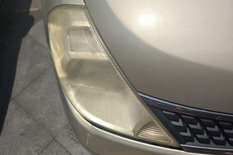 Used Nissan Tiida 2006 1.6 GE AT Right Front Headlight