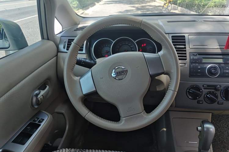 Used Nissan Tiida 2006 1.6 GE AT Steering Wheel