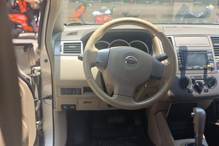 Used Nissan Tiida 2006 1.6 GE AT Steering Wheel