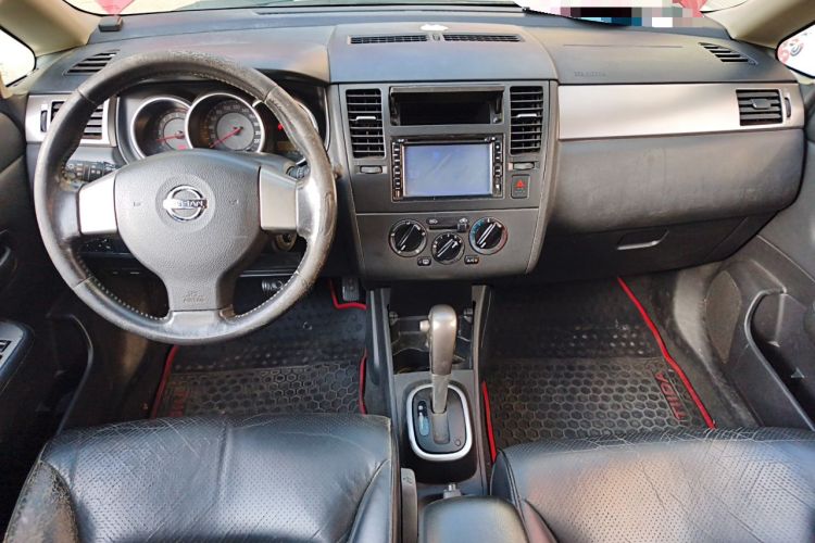 Used Nissan Tiida 2006 1.6 GE AT Center Console