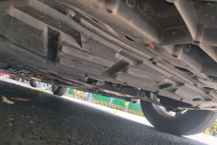 Used Nissan Tiida 2006 1.6G MT Chassis Front