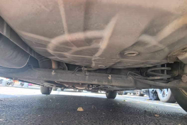 Used Nissan Tiida 2006 1.6G MT Chassis Rear
