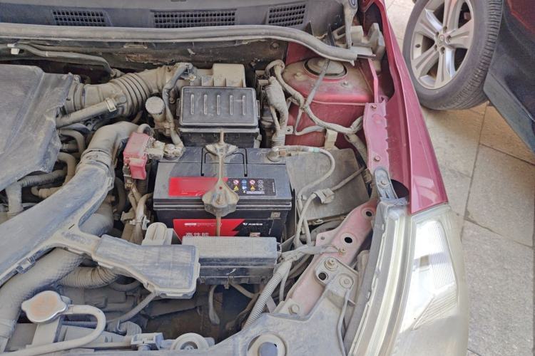 Used Nissan Tiida 2006 1.6GE MT Engine Bay Left