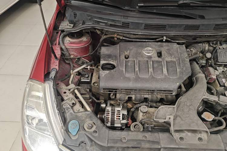 Used Nissan Tiida 2006 1.6 GE AT Engine Bay Right
