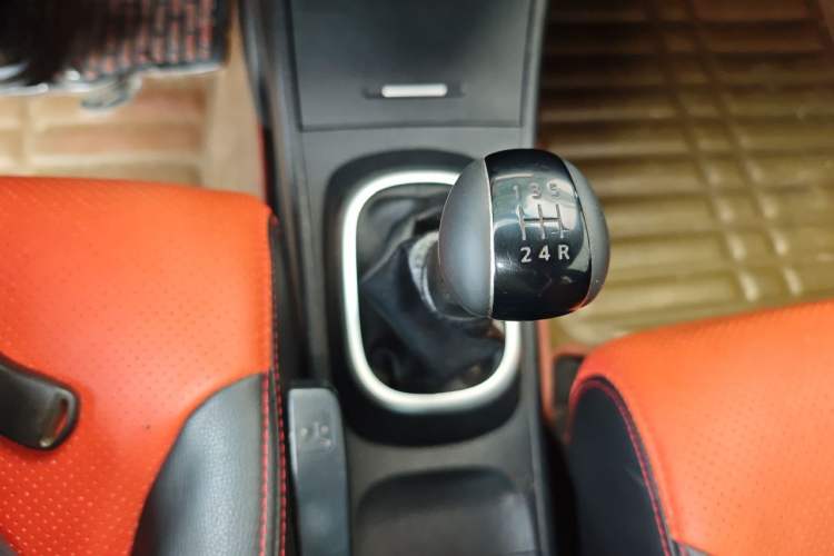 Used Nissan Tiida 2006 1.6G MT Gear Lever