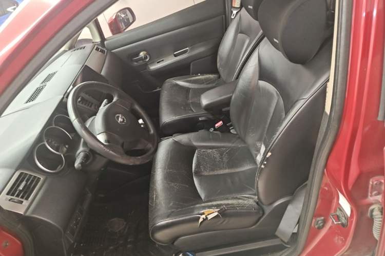Used Nissan Tiida 2006 1.6 GE AT Left Front Seat