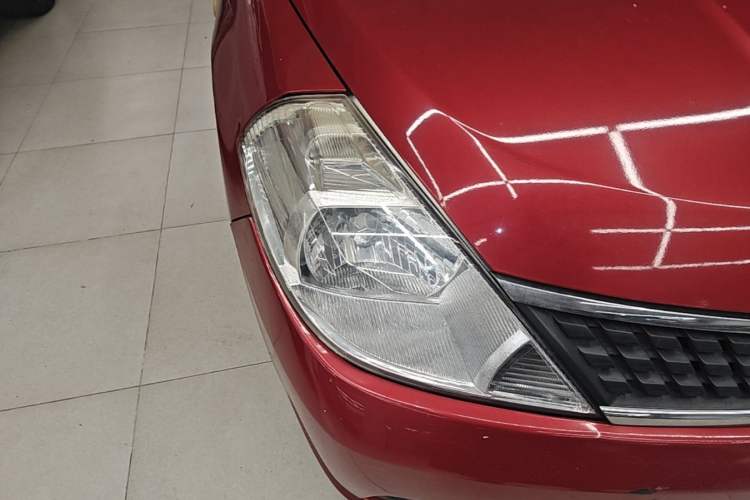 Used Nissan Tiida 2006 1.6 GE AT Right Front Headlight