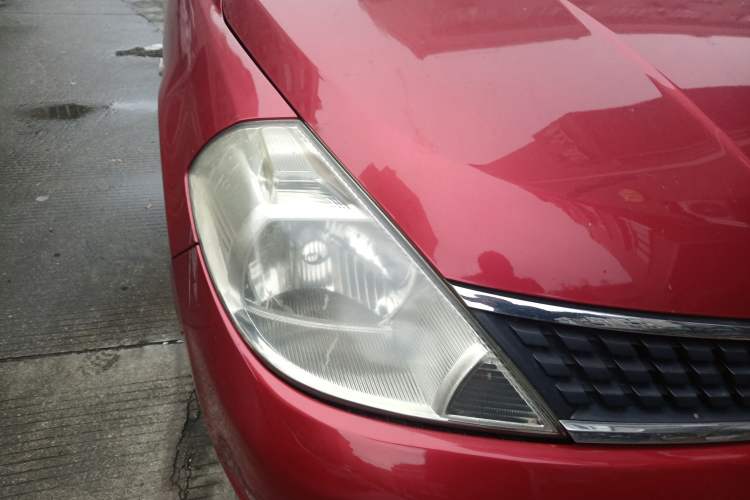 Used Nissan Tiida 2006 1.6G AT Right Front Headlight