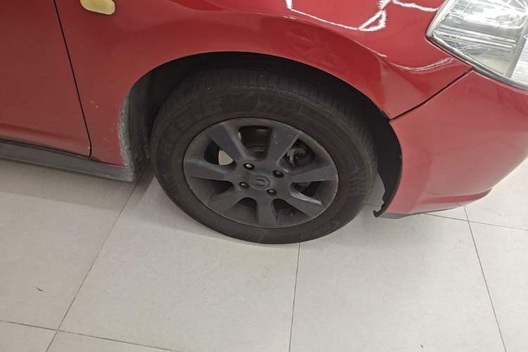 Used Nissan Tiida 2006 1.6 GE AT Right Front Wheel Hub