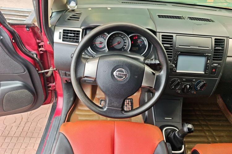Used Nissan Tiida 2006 1.6G MT Steering Wheel