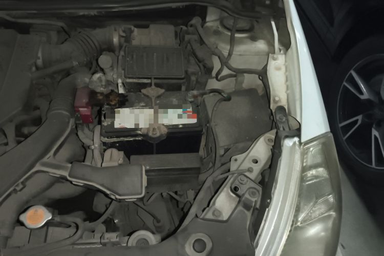 Used Nissan Tiida 2006 1.6 GE AT Engine Bay Left