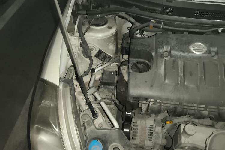 Used Nissan Tiida 2006 1.6 GE AT Engine Bay Right