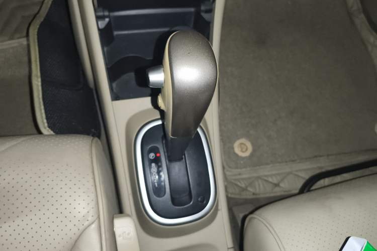 Used Nissan Tiida 2006 1.6 GE AT Gear Lever