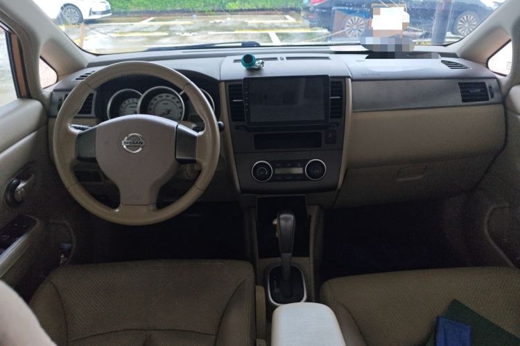 Used Nissan Tiida 2006 1.6 GE AT Center Console