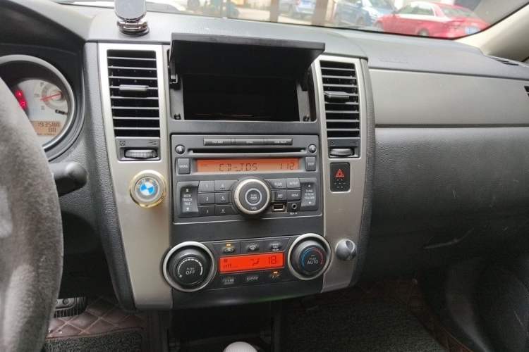Used Nissan Tiida 2008 1.6L Automatic Fashion Edition Audio And AC Panel