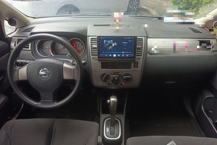 Used Nissan Tiida 2008 1.6L Automatic Fashion Edition Center Console