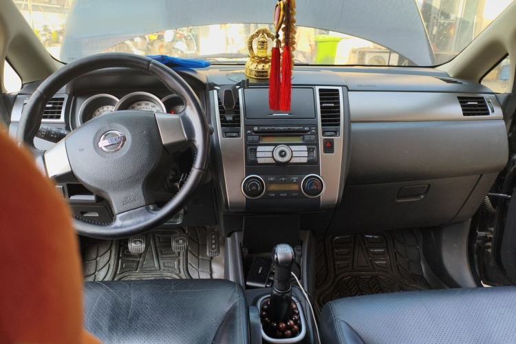 Used Nissan Tiida 2008 1.6L Manual Smart Version Center Console