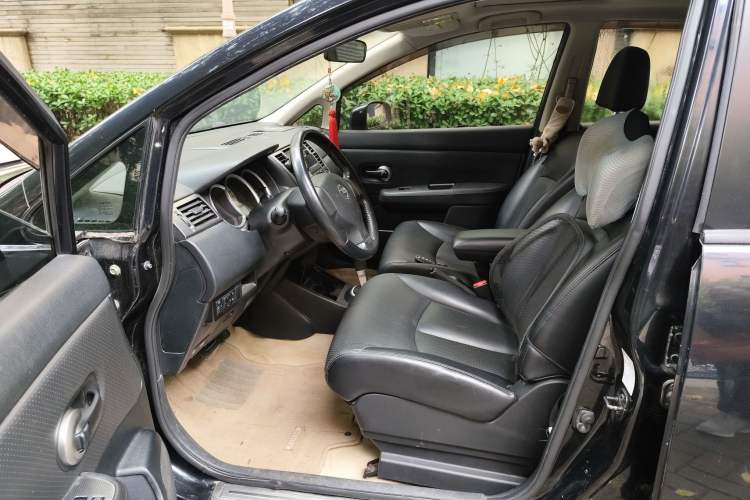 Used Nissan Tiida 2008 1.6L Automatic Smart Version Driver Seat